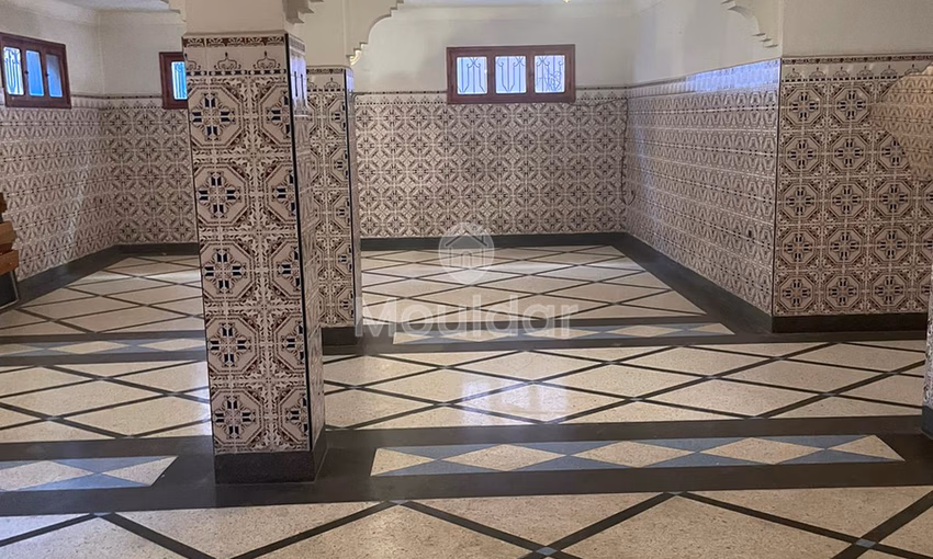 Villa Espaciosa en Venta: 9 Habitaciones en Marrakech Massira 2