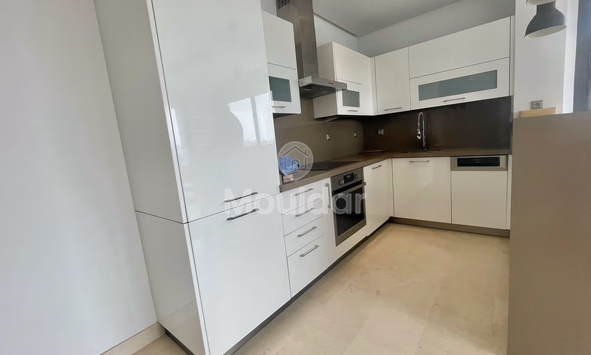 Studio Moderne à Louer à Aïn Diab, 50m² de Charme