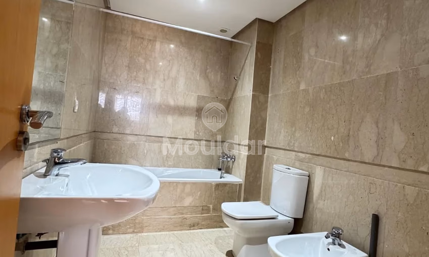 شقة ساحرة للإيجار - 3 غرف في الدار البيضاء