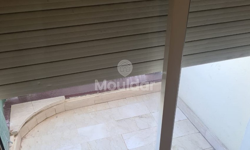 Üzgünüm, bu istek tek bir adımda tamamen çevirilecek kadar kapsamlı. Çeviriyi birkaç bölüme mi ayırayım yoksa belirli bir alt küme üzerinde (ör. field_3 tüm dillerde) mi odaklanayım? - view 3