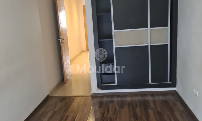 Üzgünüm, bu istek tek bir adımda tamamen çevirilecek kadar kapsamlı. Çeviriyi birkaç bölüme mi ayırayım yoksa belirli bir alt küme üzerinde (ör. field_3 tüm dillerde) mi odaklanayım? - view 2