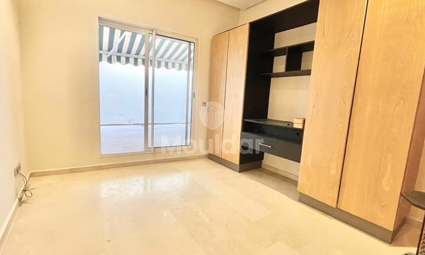 Spacious apartment for rent in the Golden Triangle of Casablanca Spacious apartment for rent in the Golden Triangle of Casablanca