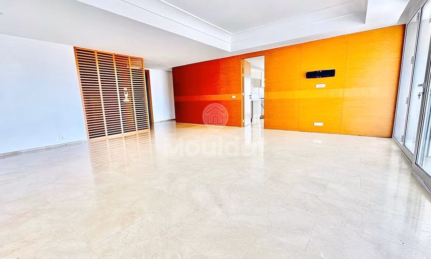 لإيجار: شقة 3 غرف نوم، 155م² في مدينة المالية بالدار البيضاء