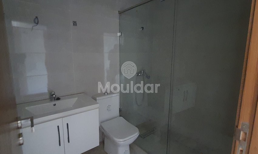 À vendre, un magnifique appartement en marbre d'une superficie de 128 mètres carrés, situé dans un environnement tranquille au quatrième étage (R+4).
Détails de la propriété :
- Superficie totale : 128 m²
- Chambres : 3 (dont une avec salle de bain)
- Salles de bain : 2
- Salon : 1
- Séjour
- Balcon
- Cuisine entièrement équipée
- Ascenseur
- Garage pour voitures
Emplacement :
- Situé à proximité du Blanco café
- Quartier chic avec toutes les commodités nécessaires à proximité
- Sans vis-à-vis
Prix : 88 millions, négociable.
Pour plus d'informations, veuillez contacter ou laisser un message via WhatsApp. - view 14