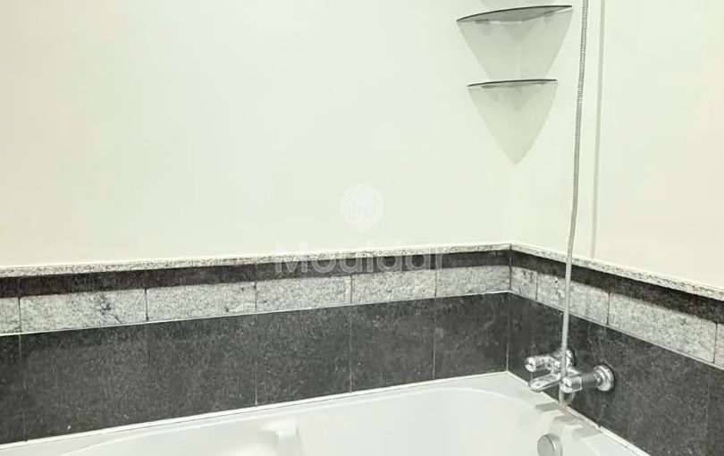 شقة رائعة للإيجار في الدار البيضاء - الأميرات