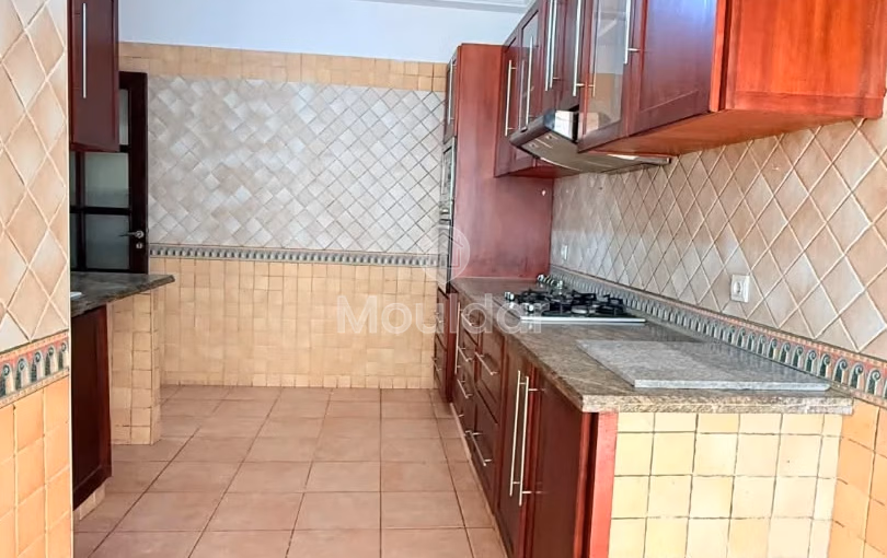 شقة رائعة للإيجار في الدار البيضاء - الأميرات