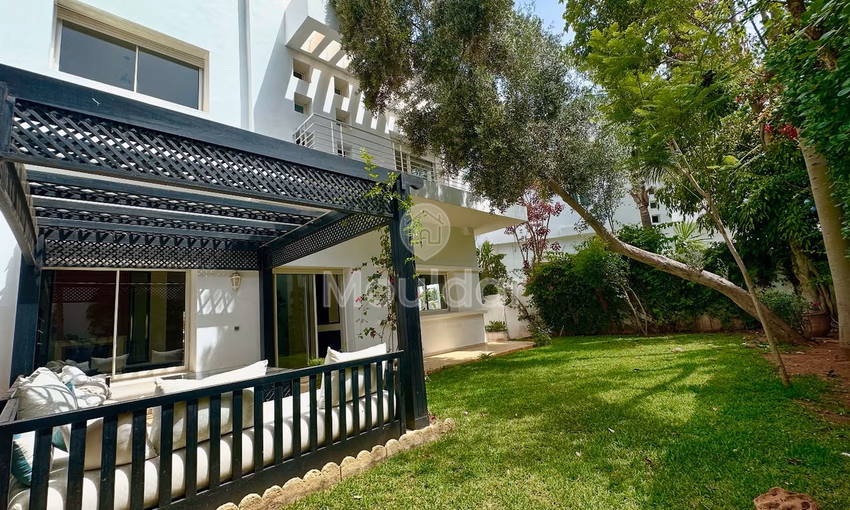 فيلا للإيجار: الفخامة والراحة في عين الدياب، الدار البيضاء