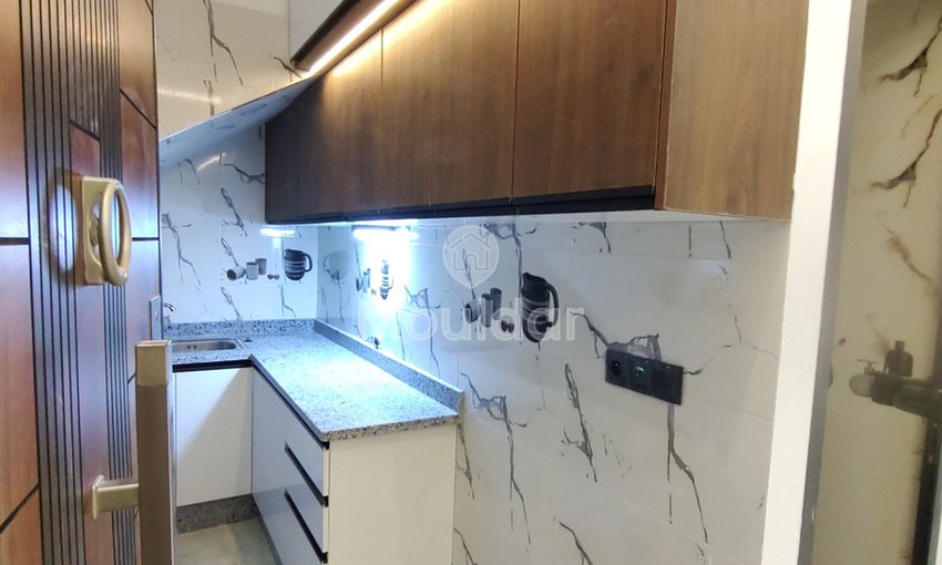 Elegant House in Khouribga: 8 Bedrooms and Garage - view 16