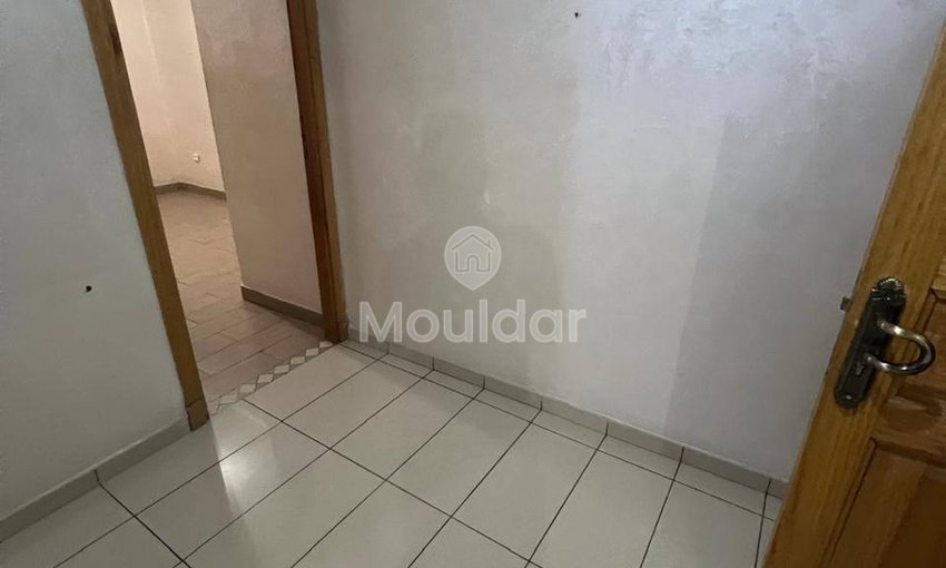 Charming 2-Bedroom Apartment for Sale in Sidi Maarouf - view 3