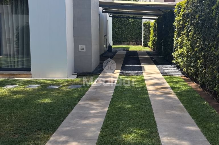 Villa de Luxe à Louer à Casablanca - Oasis, 4 Chambres