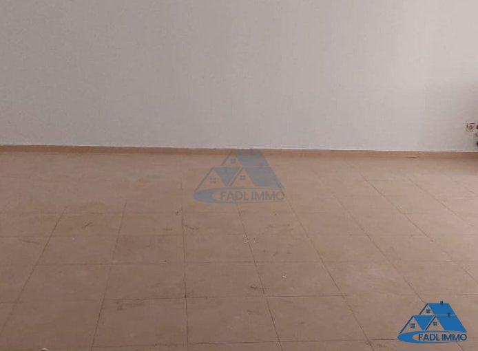 VENTA APARTAMENTO ESPACIOSO CIUDAD ALTA KENITRA