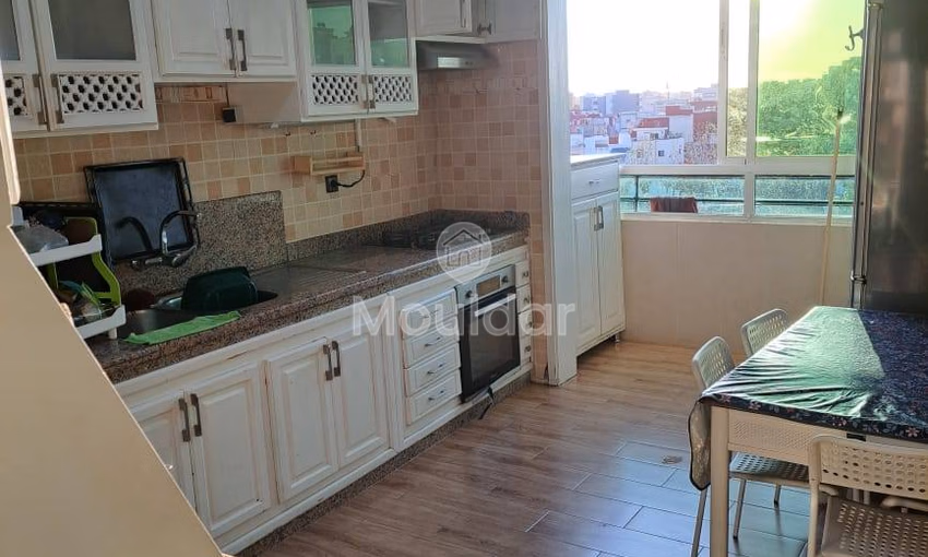 شقة من غرفتين للإيجار في العرائش - 90م²