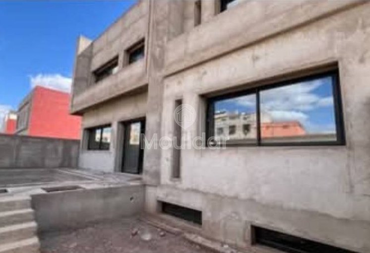 Vila Espaçosa à Venda em Marrakech - 8 Quartos, 389m² - view 2