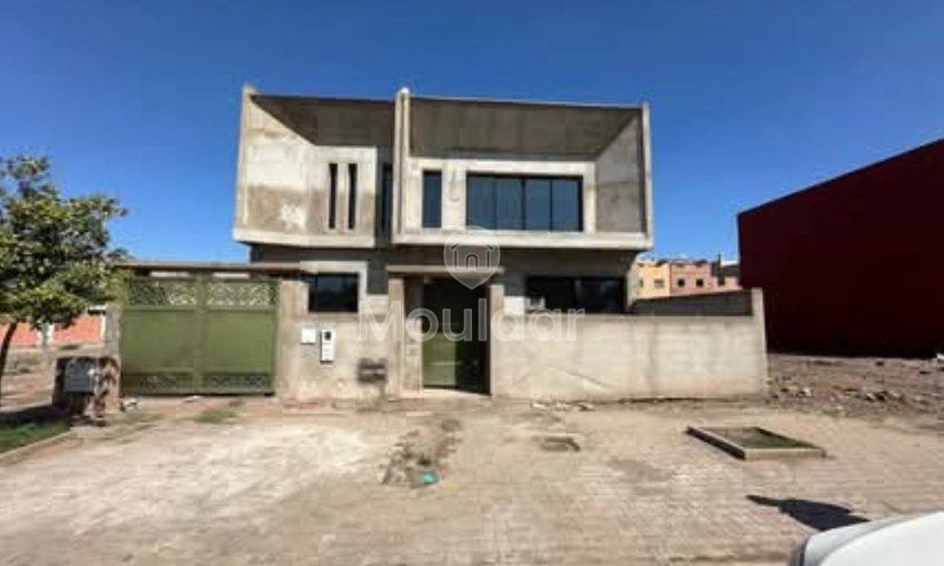 Vila Espaçosa à Venda em Marrakech - 8 Quartos, 389m² - view 3