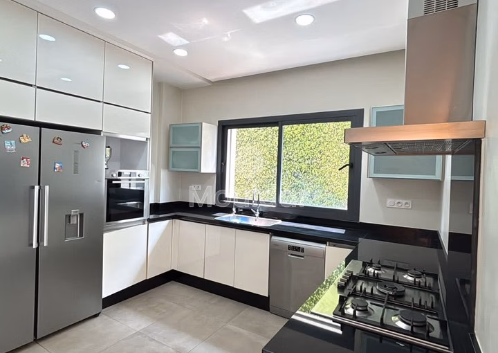 فيلا فاخرة للإيجار في الدار البيضاء - واحة، 4 غرف نوم فيلا فاخرة للإيجار في الدار البيضاء - واحة، 4 غرف نوم