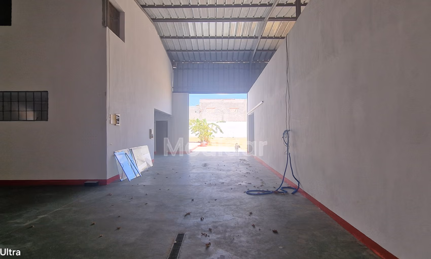 فرصة فريدة: قطعة أرض صناعية بمساحة 2400 متر مربع في القصر الكبير