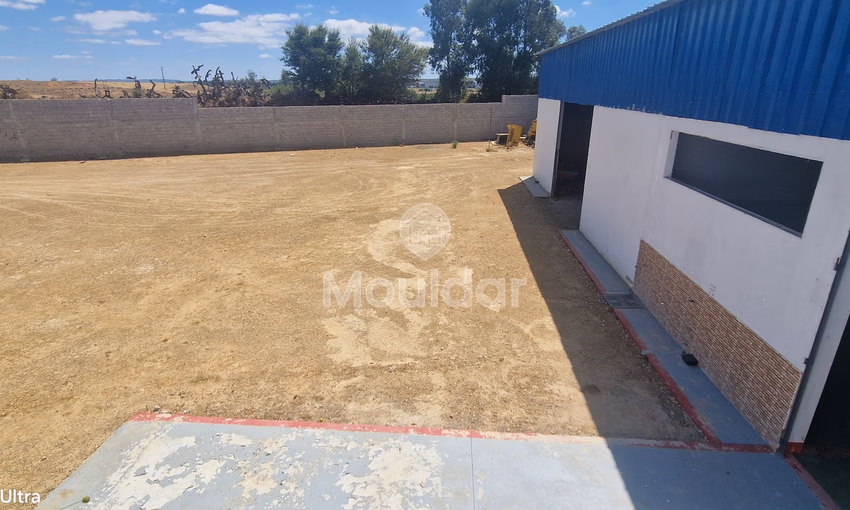 فرصة فريدة: قطعة أرض صناعية بمساحة 2400 متر مربع في القصر الكبير