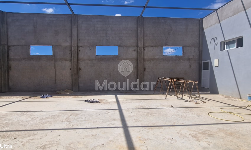 فرصة فريدة: قطعة أرض صناعية بمساحة 2400 متر مربع في القصر الكبير