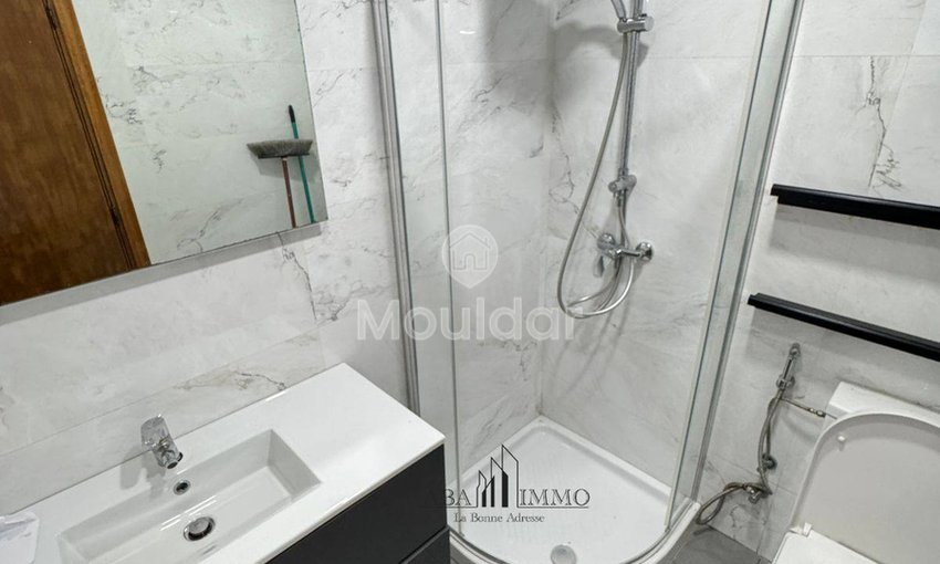 شقة واسعة للإيجار: 3 غرف في الدار البيضاء - view 6