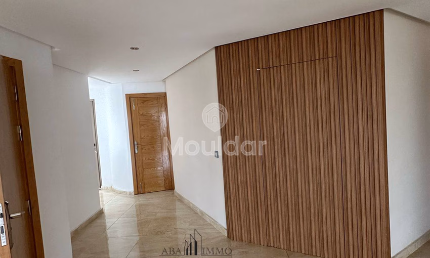 شقة رائعة للإيجار - بورغوني، الدار البيضاء، 240م² شقة رائعة للإيجار - بورغوني، الدار البيضاء، 240م²