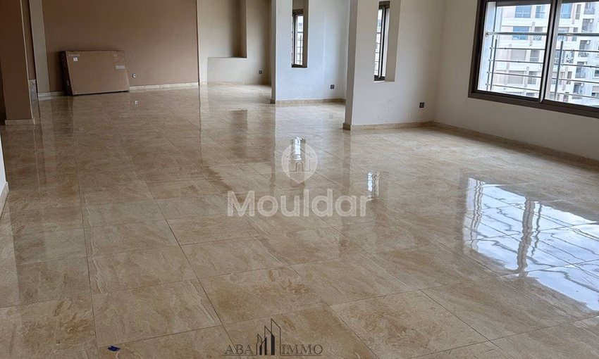 شقة رائعة للإيجار - بورغوني، الدار البيضاء، 240م² شقة رائعة للإيجار - بورغوني، الدار البيضاء، 240م²