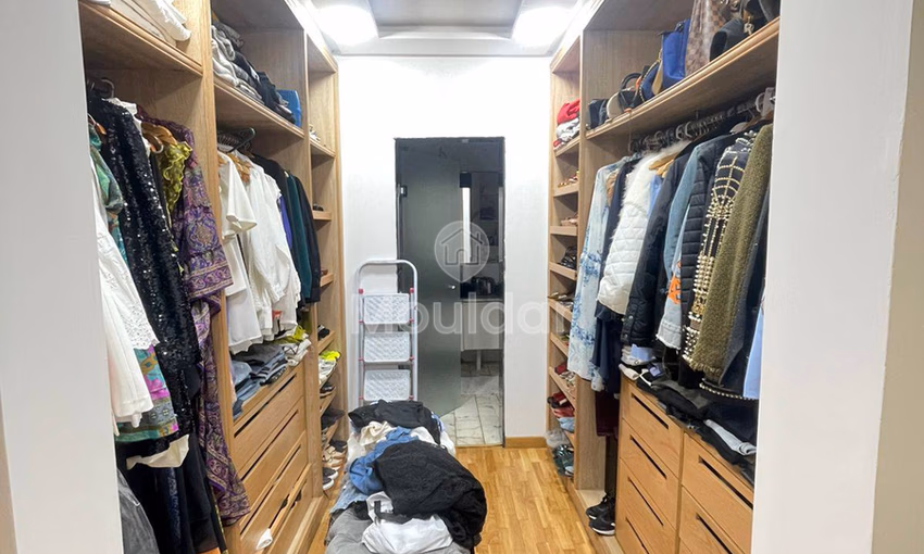 شقة واسعة للبيع في الدار البيضاء - راقية، 247م² شقة واسعة للبيع في الدار البيضاء - راقية، 247م²