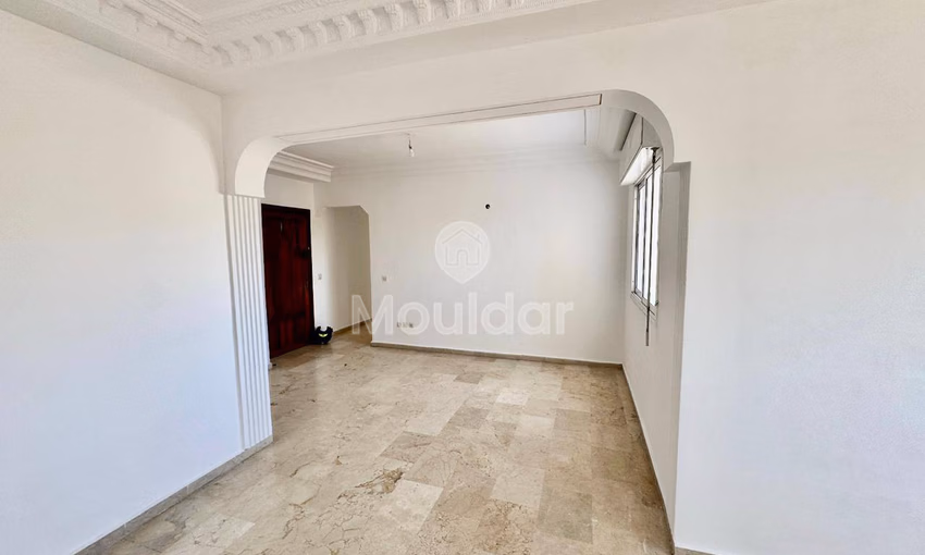 En Venta: Encantapiso de 2 Habitaciones en Maarif, Casablanca