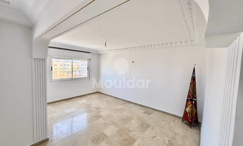 En Venta: Encantapiso de 2 Habitaciones en Maarif, Casablanca