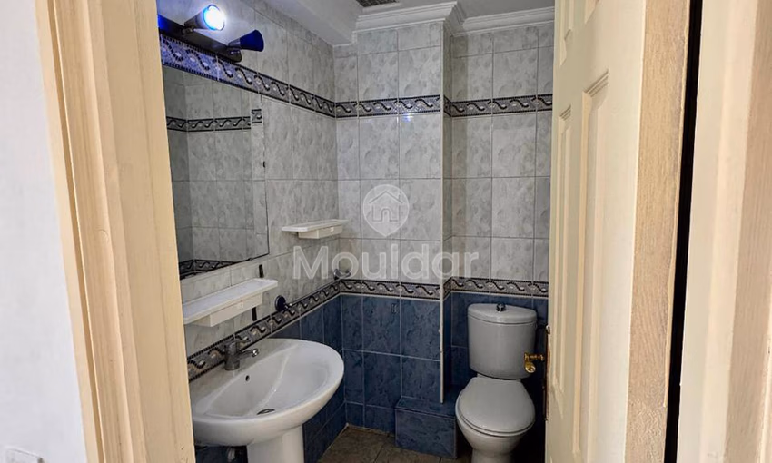 En Venta: Encantapiso de 2 Habitaciones en Maarif, Casablanca