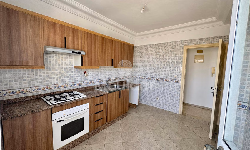 En Venta: Encantapiso de 2 Habitaciones en Maarif, Casablanca