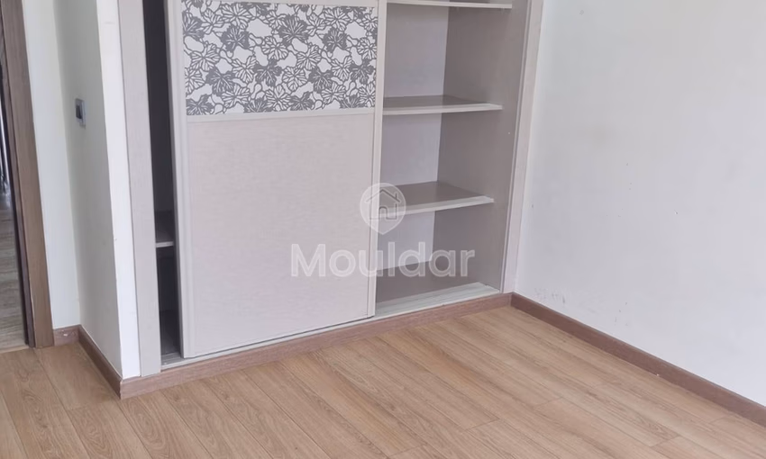 Charmant Appartement 3 Chambres à Louer à Dar Bouazza