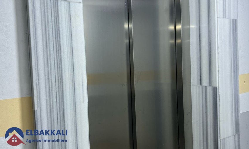 مكتب للإيجار للمهنة الطبية! - view 9