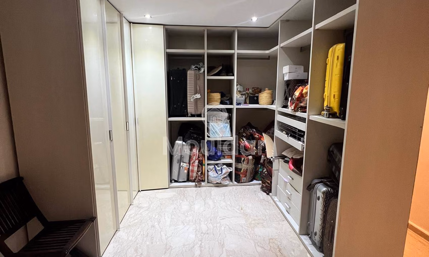 Villa de Luxe à Vendre à Marrakech - 5 Chambres Spacieuses Villa de Luxe à Vendre à Marrakech - 5 Chambres Spacieuses