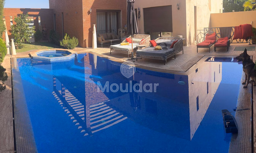 Villa de Luxe à Vendre à Marrakech - 5 Chambres Spacieuses Villa de Luxe à Vendre à Marrakech - 5 Chambres Spacieuses