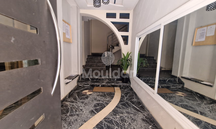 شقة للإيجار في لعرائش: الراحة والمساحة