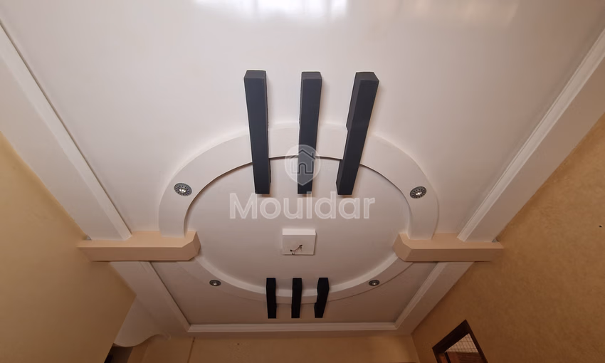 شقة للإيجار في لعرائش: الراحة والمساحة