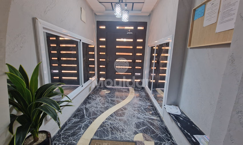 شقة للإيجار في لعرائش: الراحة والمساحة