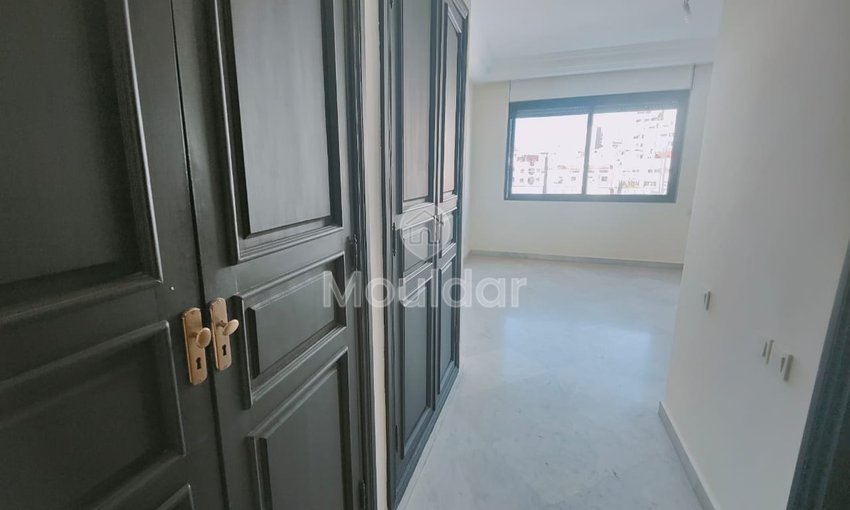 Spacious Apartment for Sale in Casablanca - 3 Bedrooms, 190m² - view 8