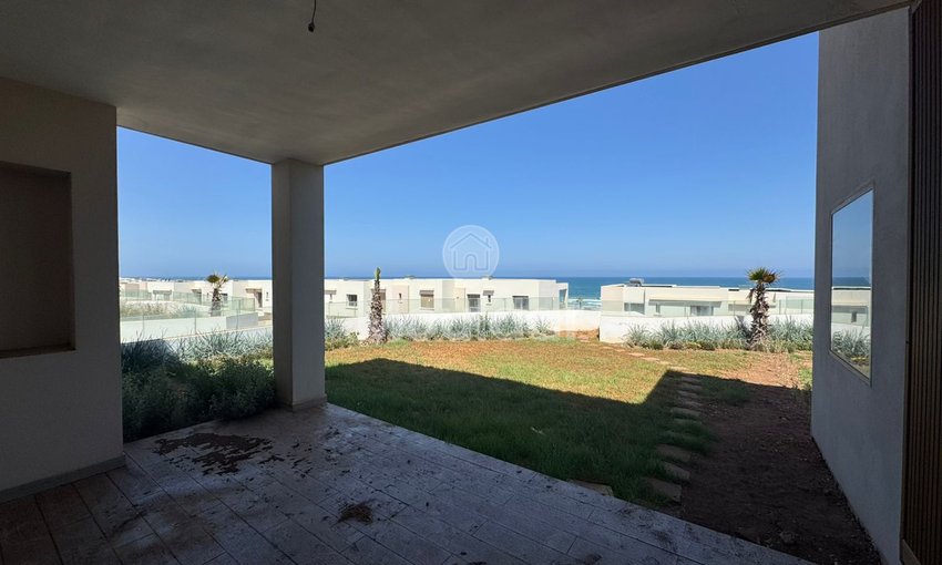 Villa Spacieuse à Dar Bouazza : 4 Chambres à Vendre - view 9