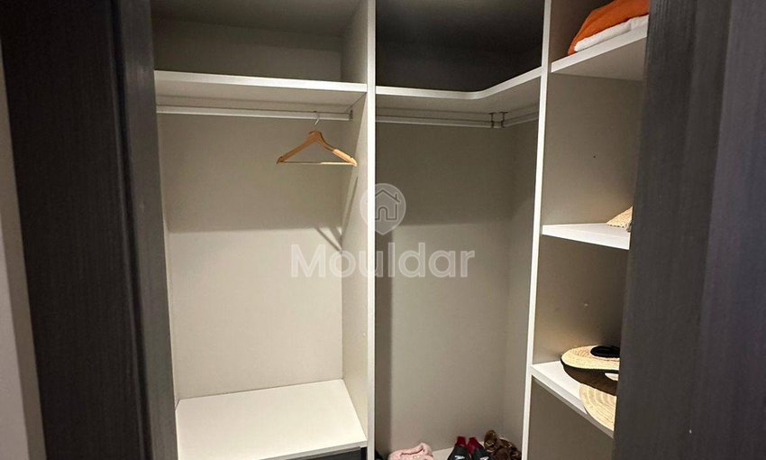 Aïn Diab'da Kiralık Daireler: 3 Geniş Oda - view 8