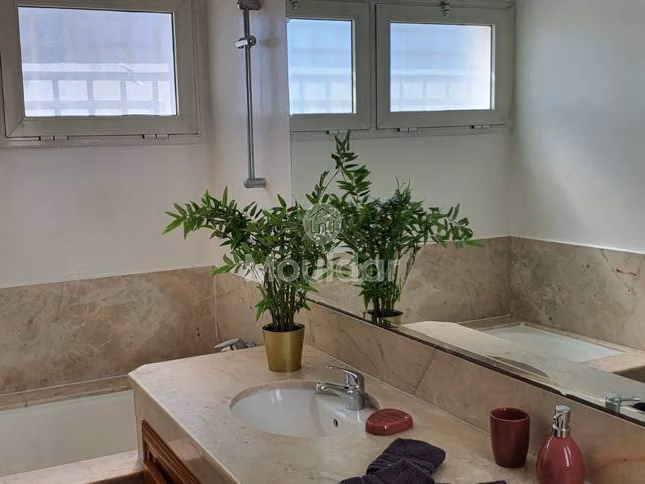 فيلا فسيحة للإيجار في الدار البيضاء - راحة وأناقة فيلا فسيحة للإيجار في الدار البيضاء - راحة وأناقة