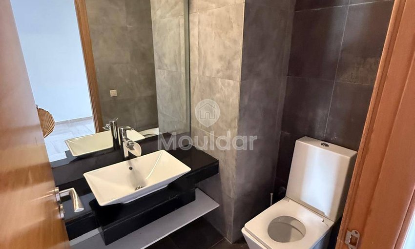 شقة للإيجار في الدار البيضاء - عين دياب، 3 غرف مريحة - view 9