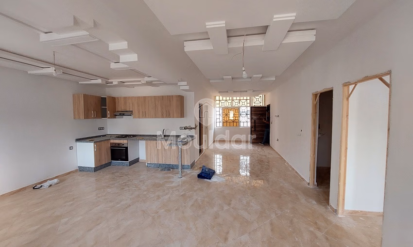 Maison Spacieuse à Vendre à Tanger - 12 Chambres, 4 Étages