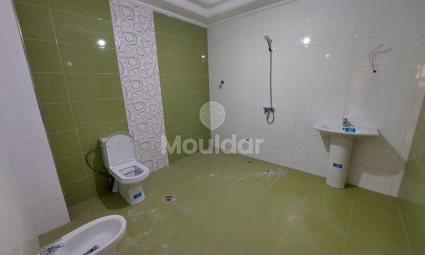 Maison Spacieuse à Vendre à Tanger - 12 Chambres, 4 Étages