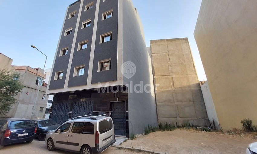 Maison Spacieuse à Vendre à Tanger - 12 Chambres, 4 Étages