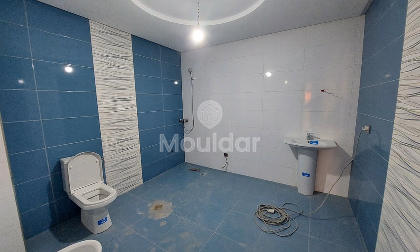 Maison Spacieuse à Vendre à Tanger - 12 Chambres, 4 Étages