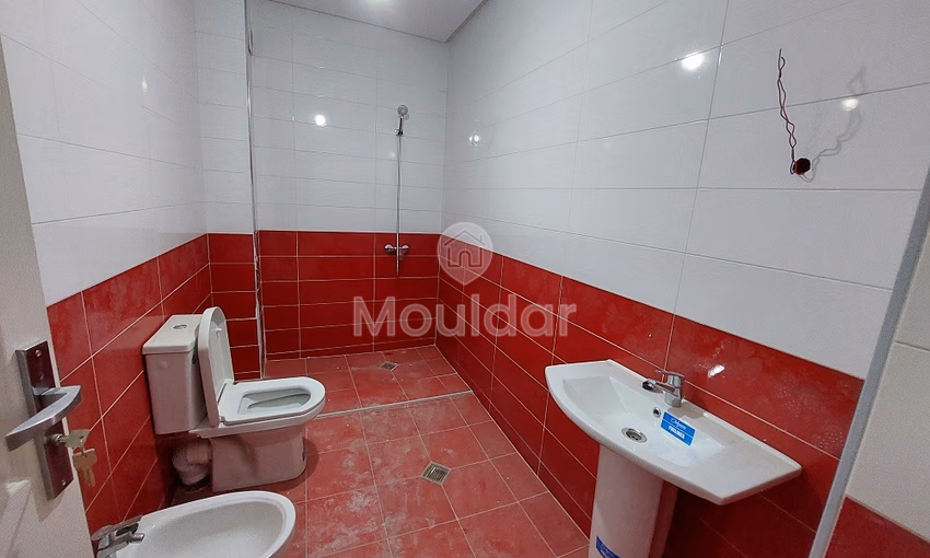 Maison Spacieuse à Vendre à Tanger - 12 Chambres, 4 Étages