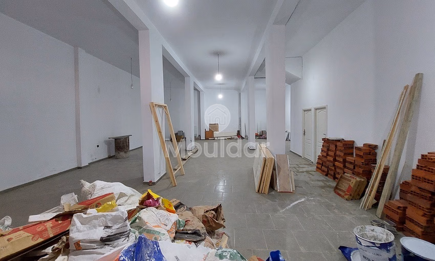 Maison Spacieuse à Vendre à Tanger - 12 Chambres, 4 Étages