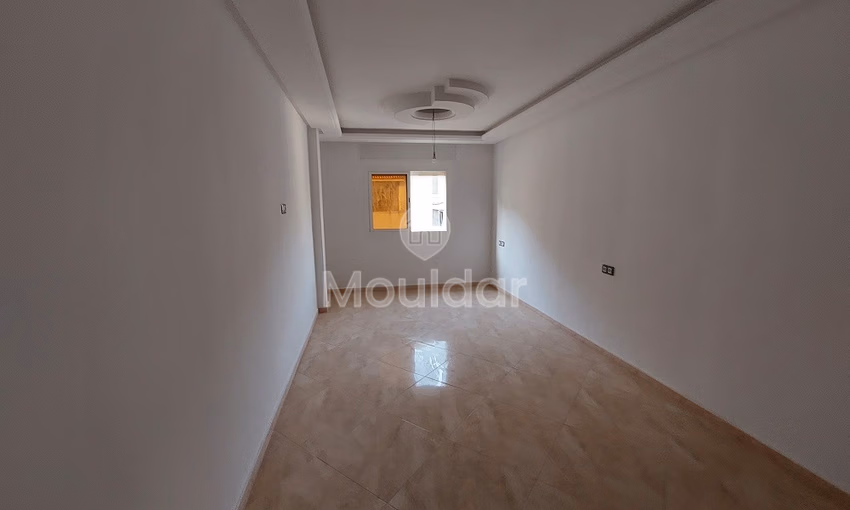 Maison Spacieuse à Vendre à Tanger - 12 Chambres, 4 Étages