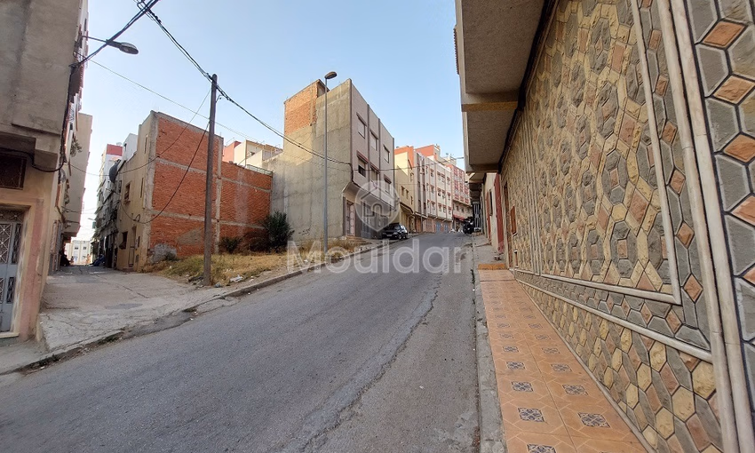 Maison Spacieuse à Vendre à Tanger - 12 Chambres, 4 Étages